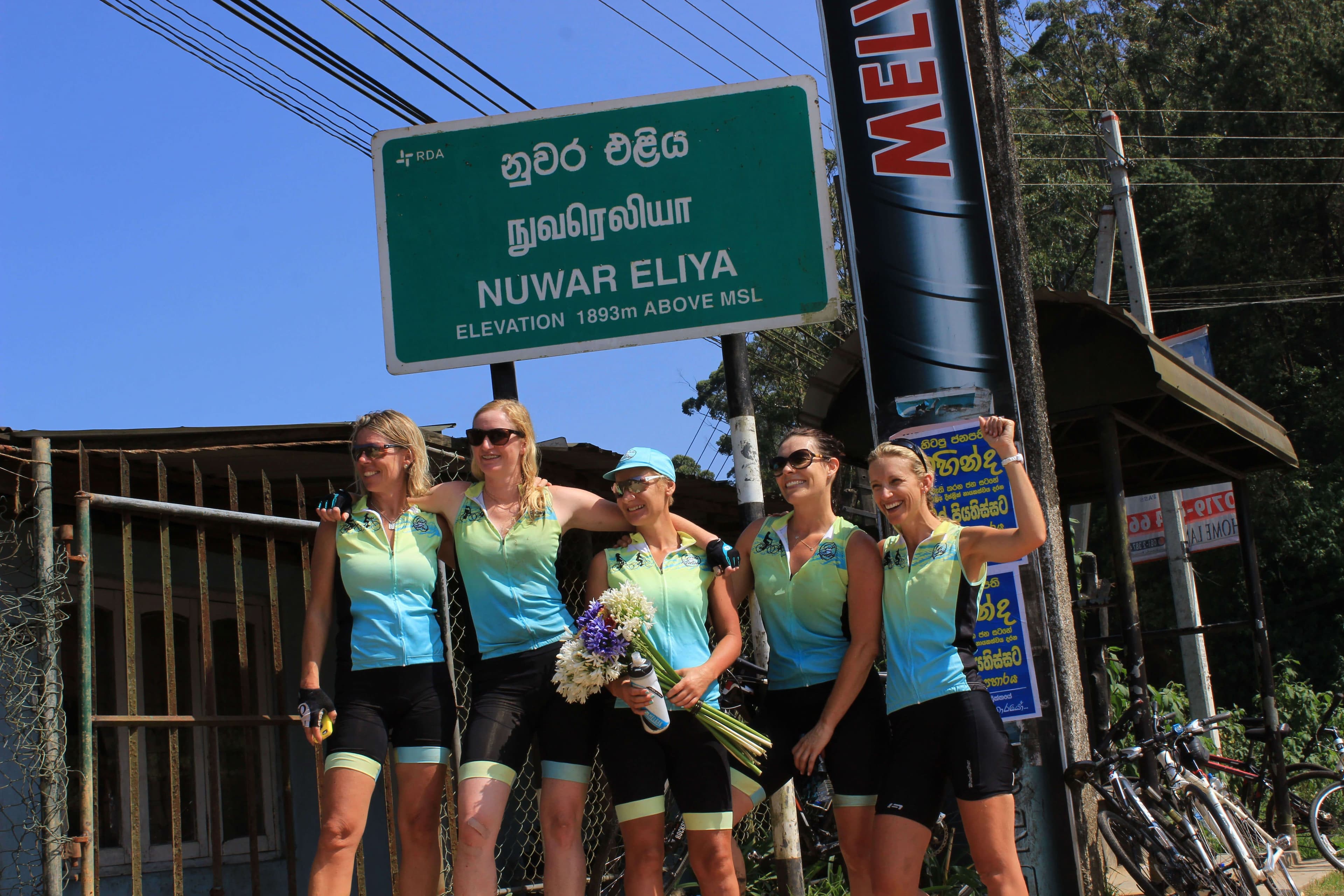 El momento de un grupo de ciclistas llegó a Nuwara Eliya Sri Lanka