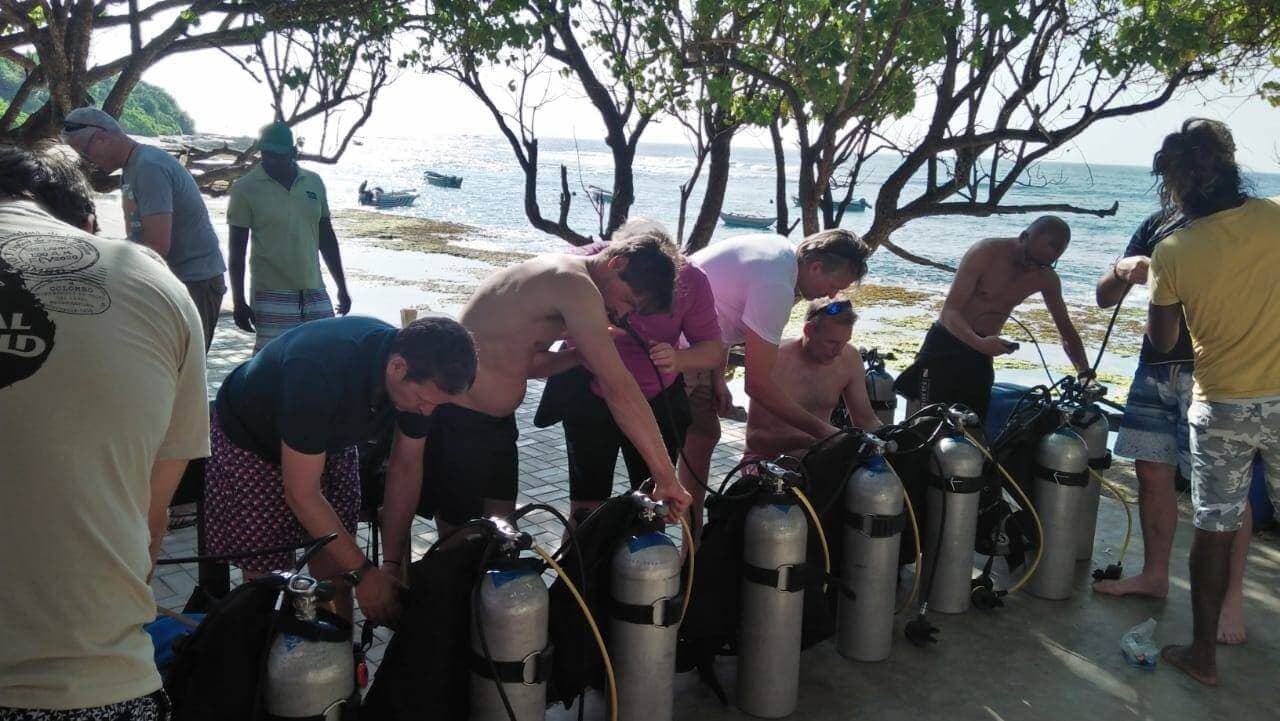为在斯里兰卡美蕊沙潜水所需的潜水员提供设备的看法