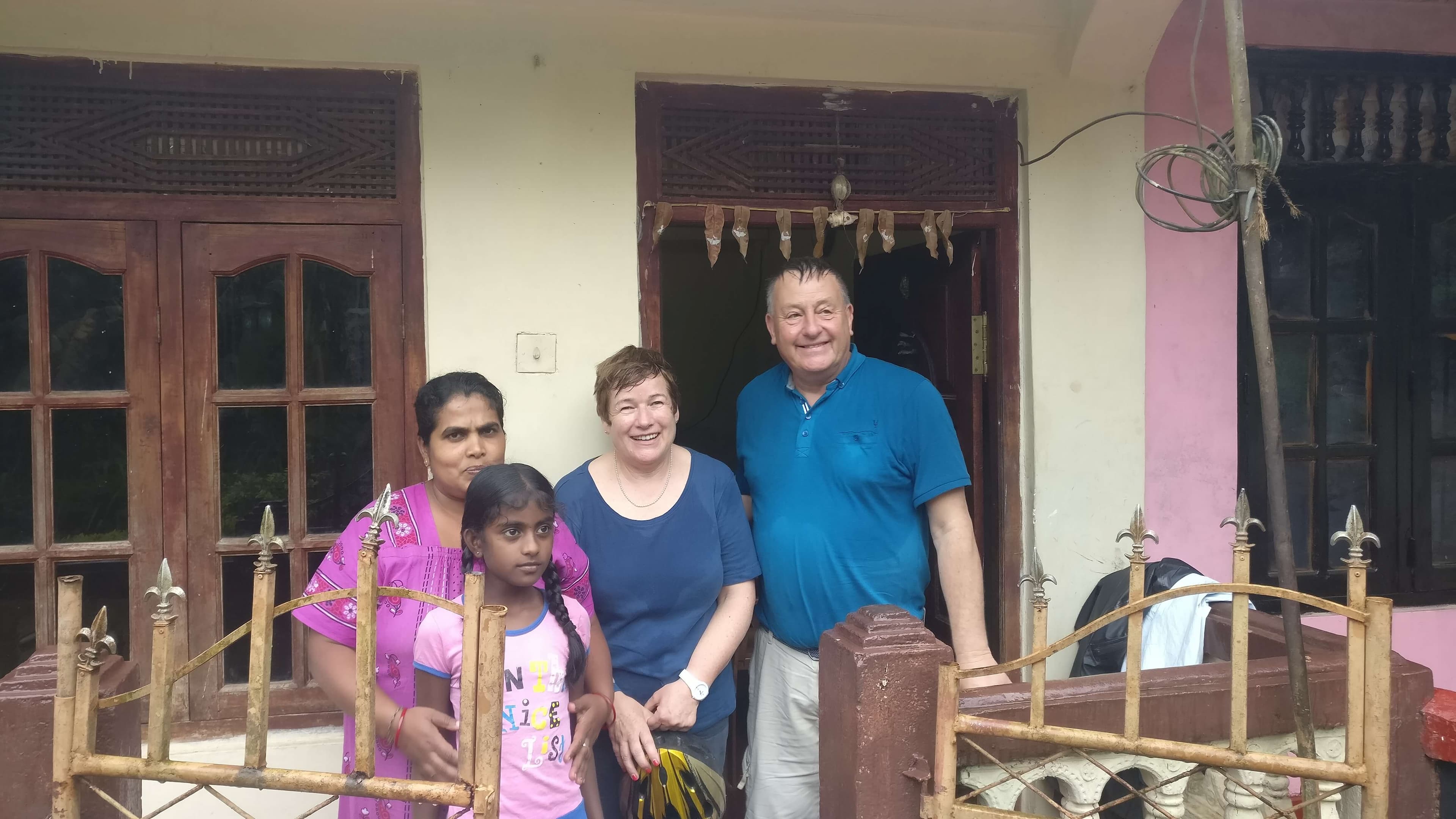 Die Touristen erkunden den Lebensstil der Einheimischen in Nuwara Eliya und Kandy Sri Lanka