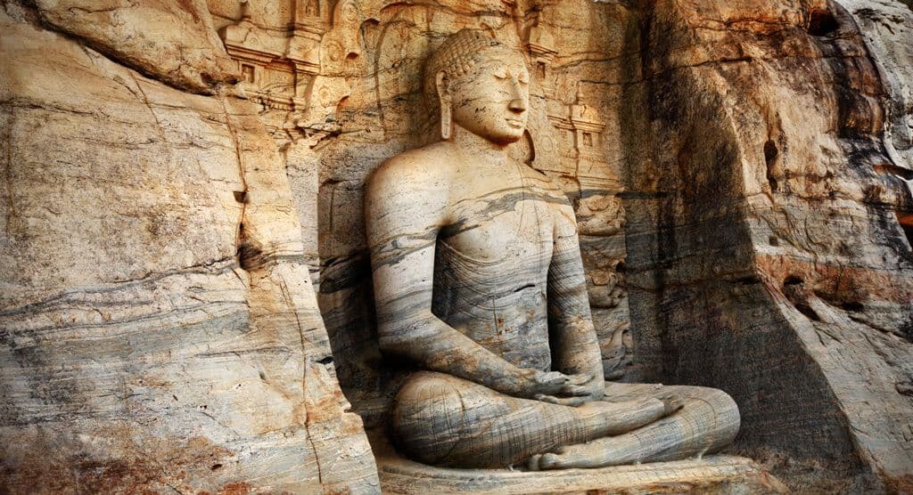 Die Buddha-Statue des Felsentempels "Gal Viharaya" in Polonnaruwa Sri Lanka