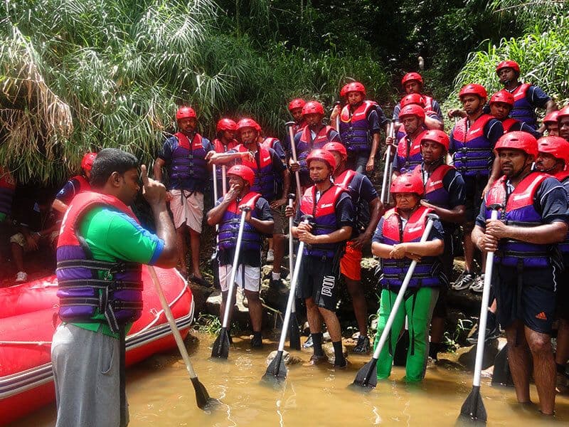 The moment of doing rafting safety briefing with the demonstration by the instructor